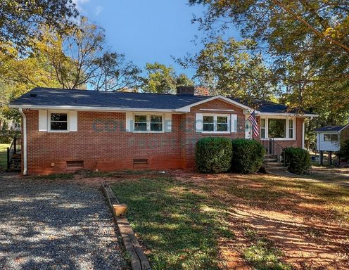 146 ROSEDALE CIRCLE - Available 6-1-2027 - 5-18-2028 (Priced By Room) Fully Furnished! – photo 1