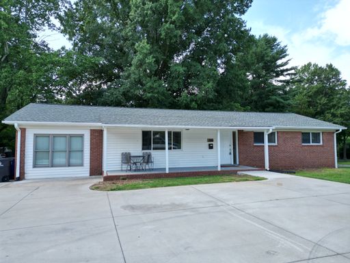 800 Polo Rd Available 6/1/2028-2029 Furnished Student Housing! – photo 1