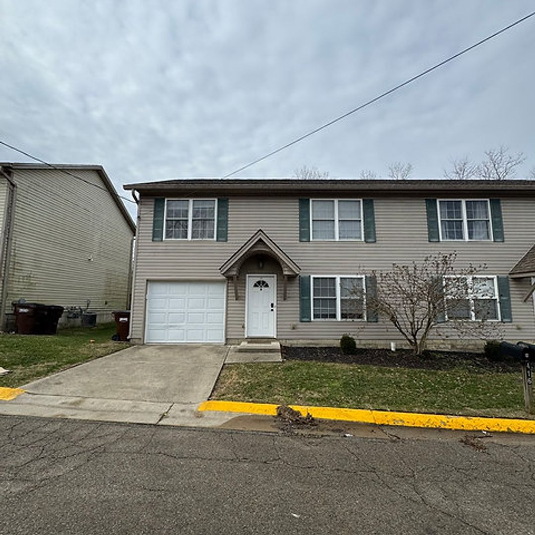Oxford Apartment: 416 N. Beech St.