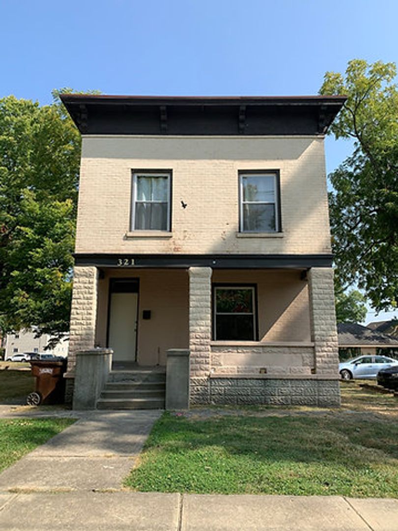 Oxford Apartment: 321 S. Main St.