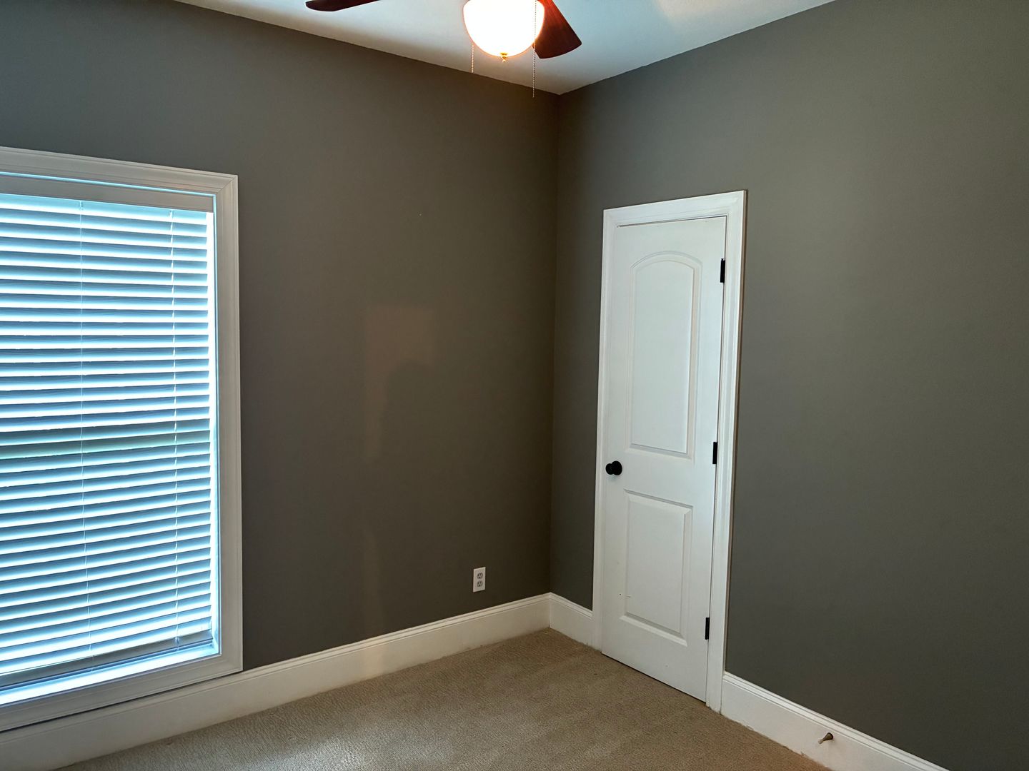 233 Forest Glen 8 of 12