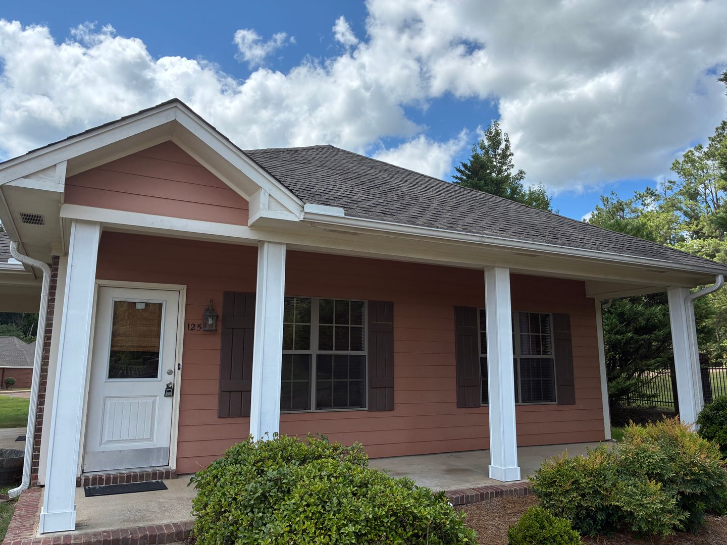 Oxford Townhome: 125 Cypress Glen