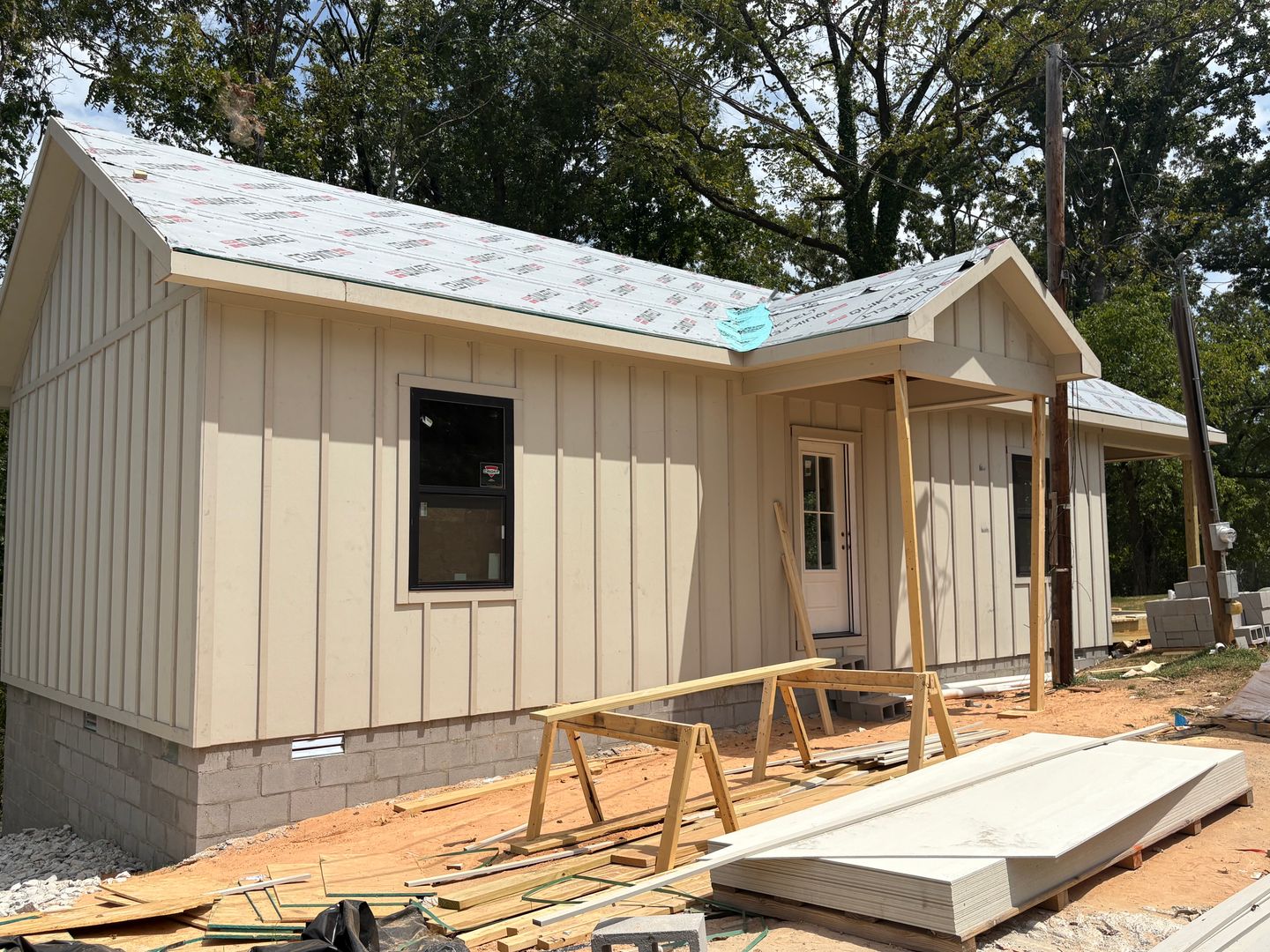 Oxford House: 1215 Rogers Road