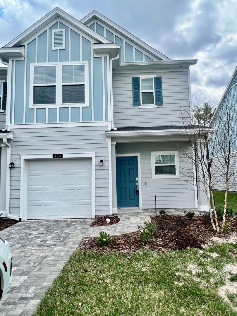 St Johns Townhome: 434 Boracay Circle