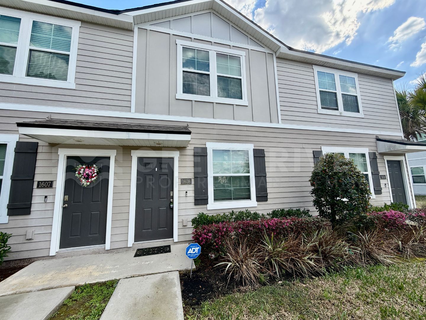 Orange Park Townhome: 575 Oakleaf Plantation Parkway