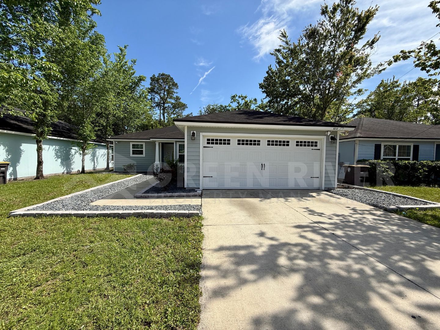 Jacksonville House: 8212 Maple St