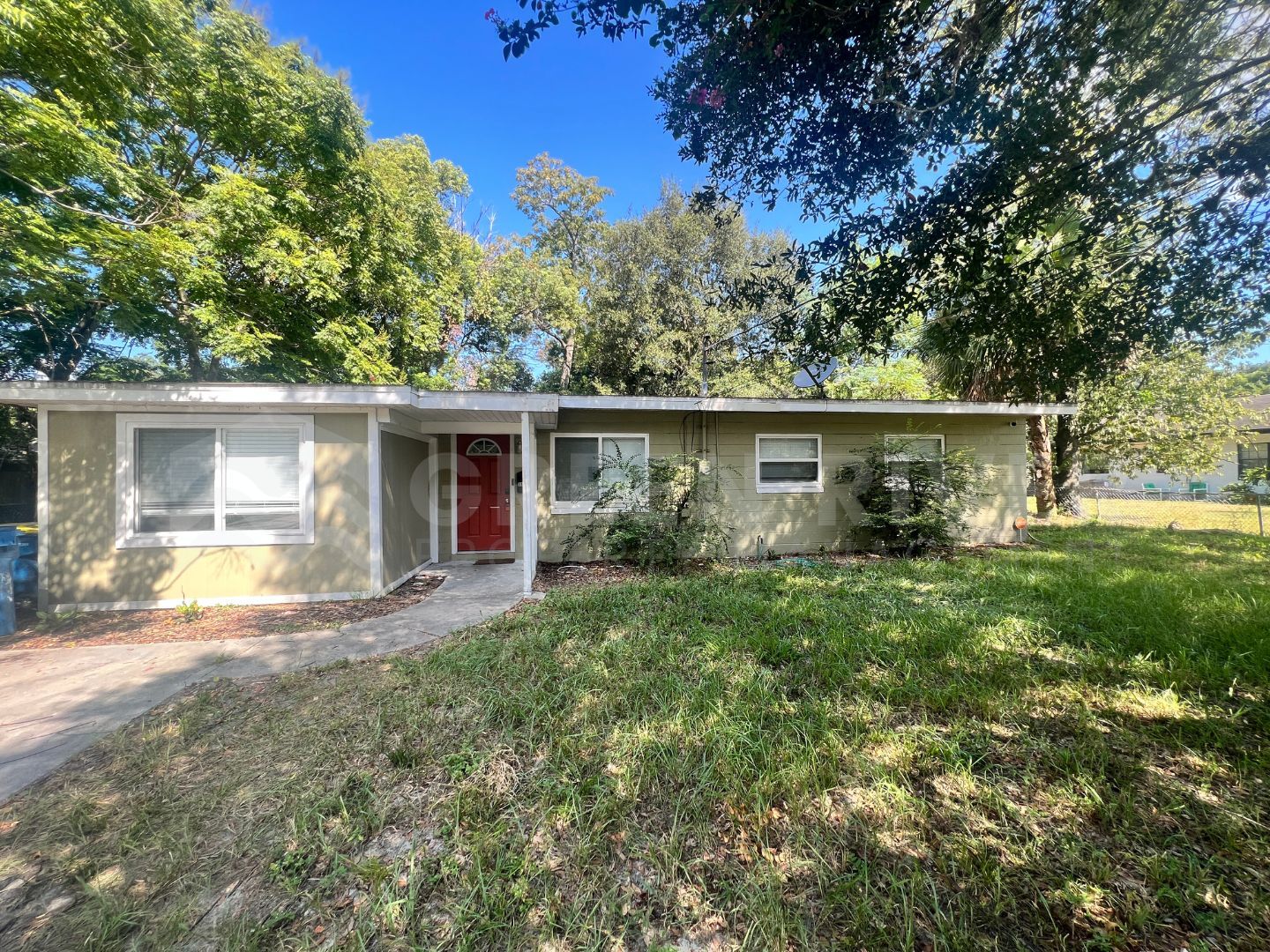 Jacksonville House: 6817 Camelot Rd
