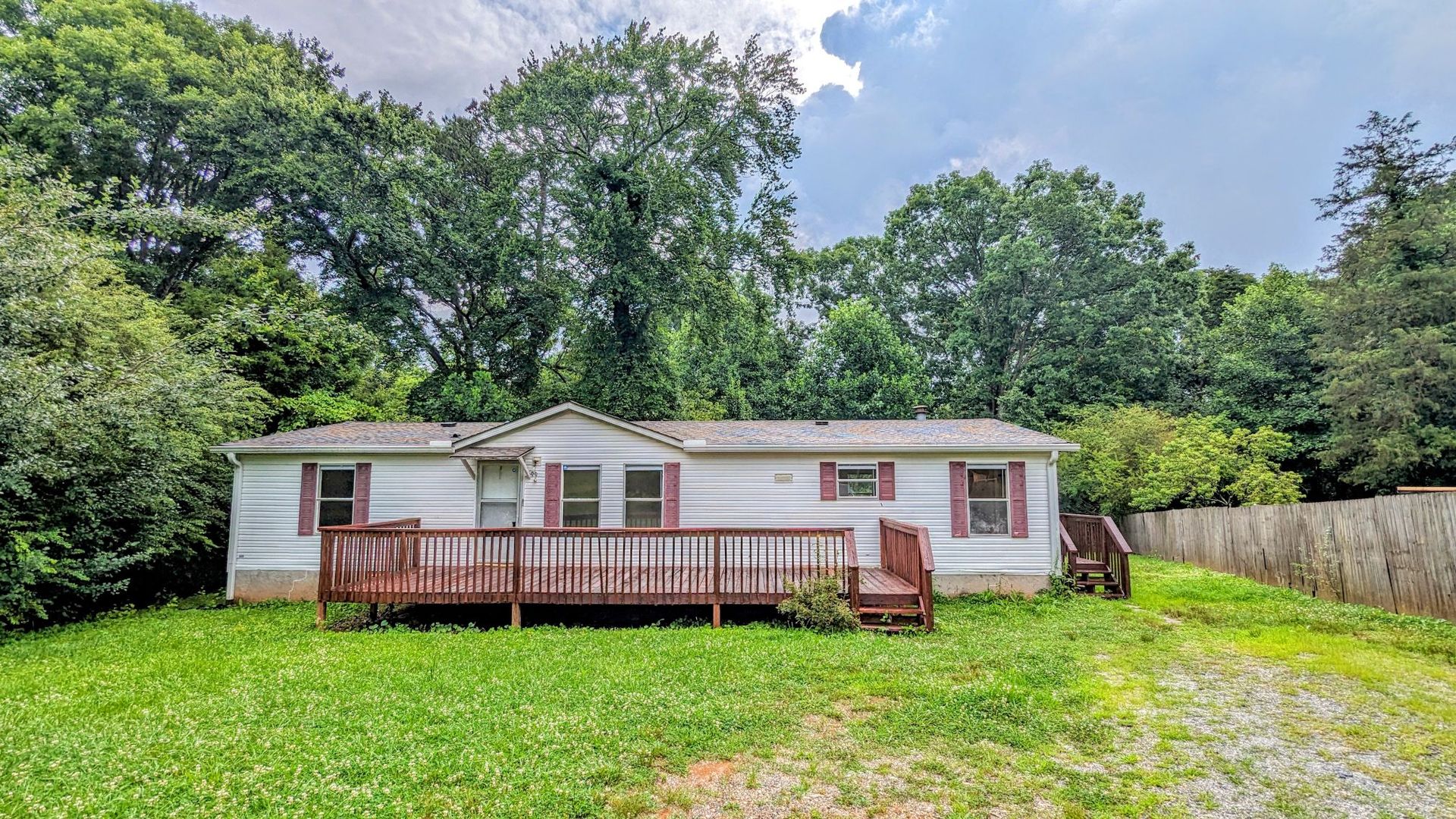 Cleveland House: 99 Center Grove Drive