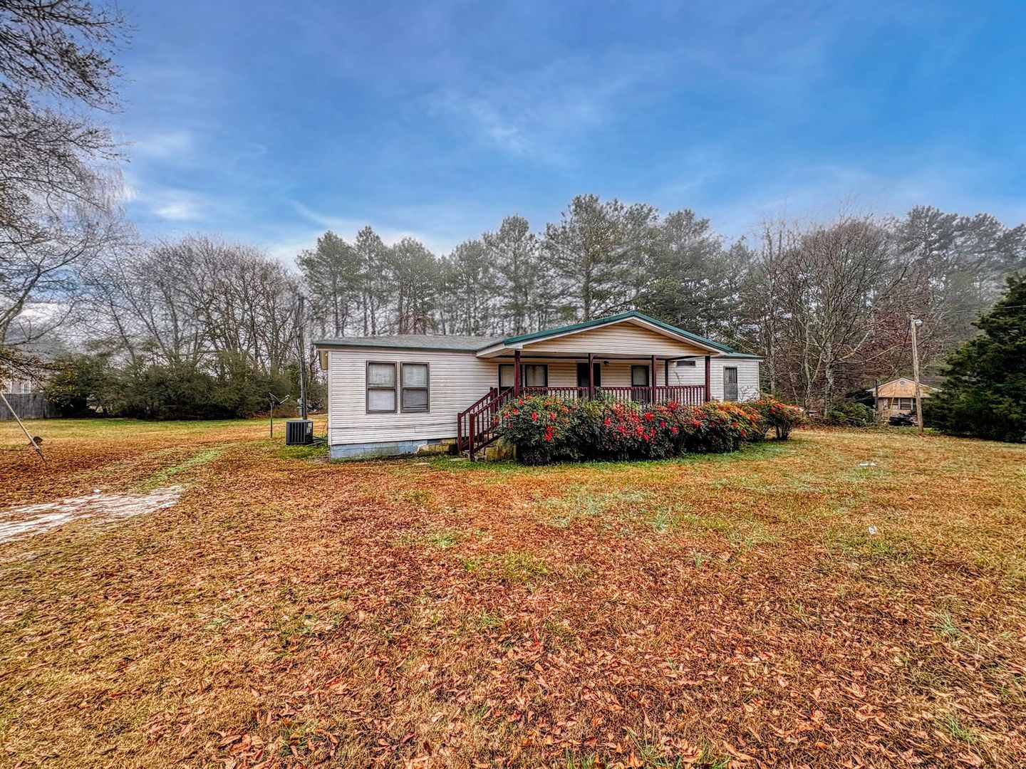 Auburn House: 319 Wages Road