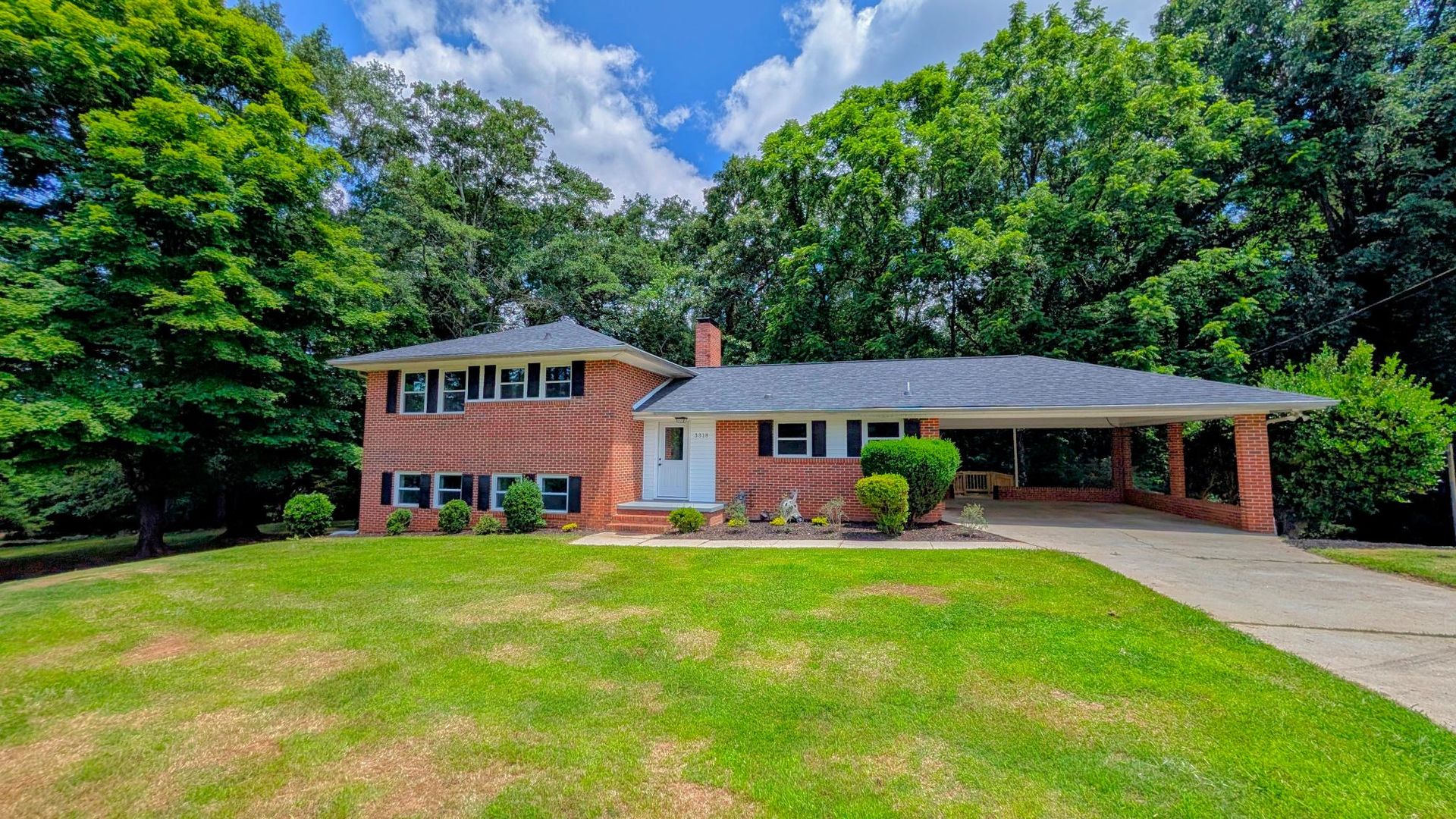 Completely Renovated 4 bed 2.5 bath Ranch in North Hall