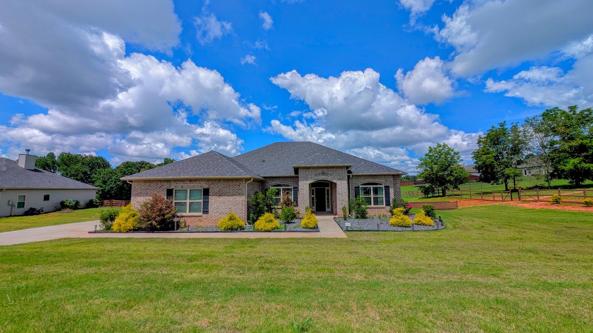 Sprawling 4 bedroom 2 bathroom Ranch Home | Wauka Mountain Springs, Clermont