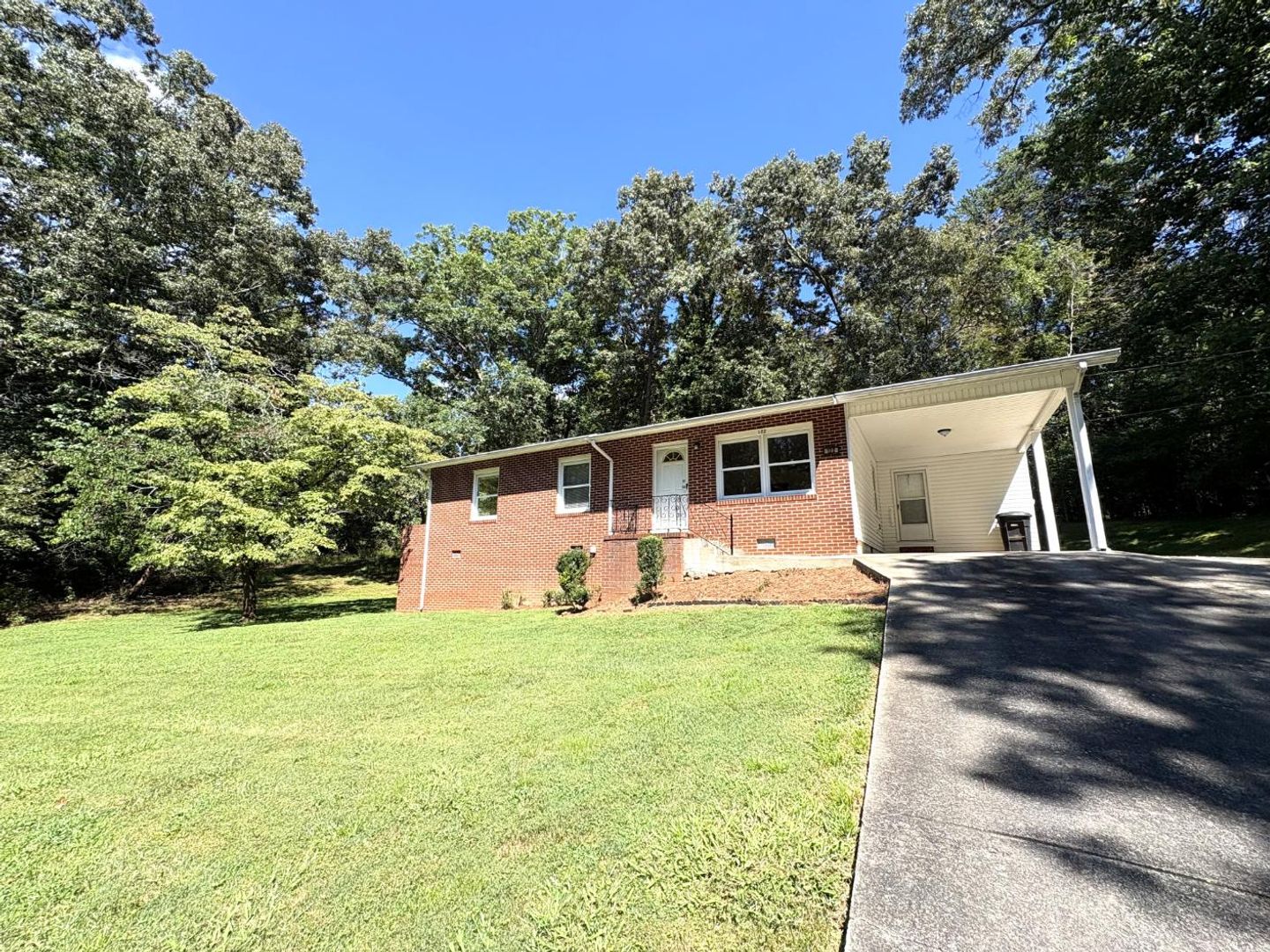 Dahlonega House: 122 Kenimer Circle