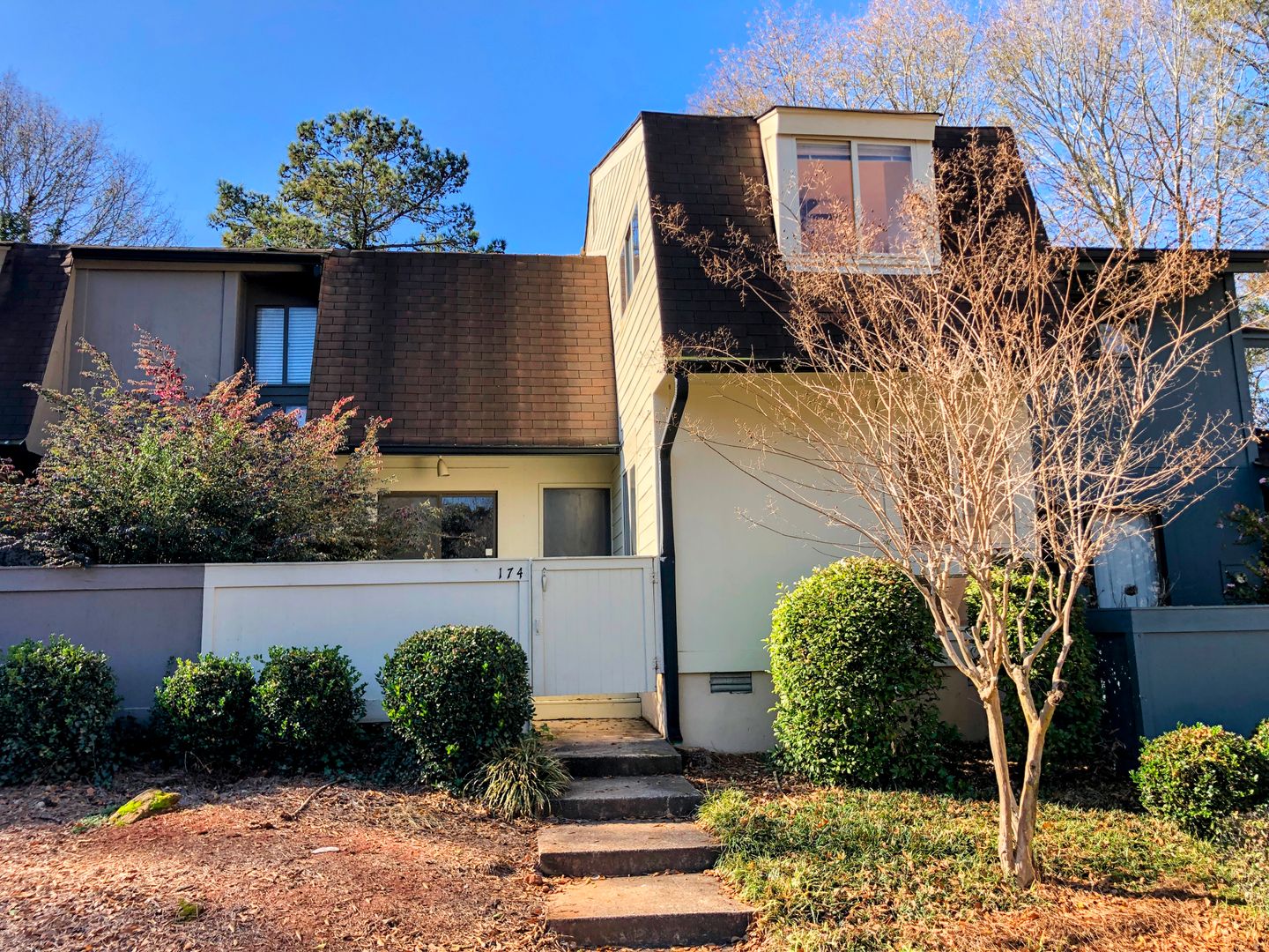 Athens House: 174 Woodstone Drive