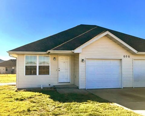 Wonderful Duplex in Clever MO - Available Now