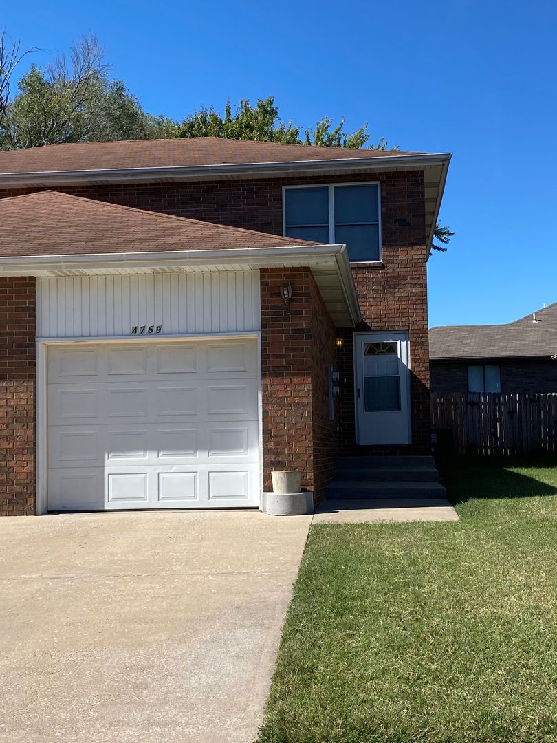 Springfield Townhome: 4759 S. Ash