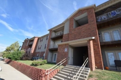 3 Bedroom 2 Bath Apartment COMING SOON! – photo 1