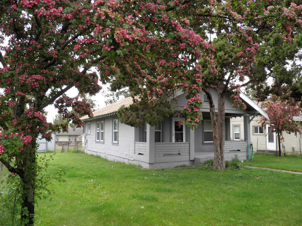 Bend House: 454 SE Cleveland