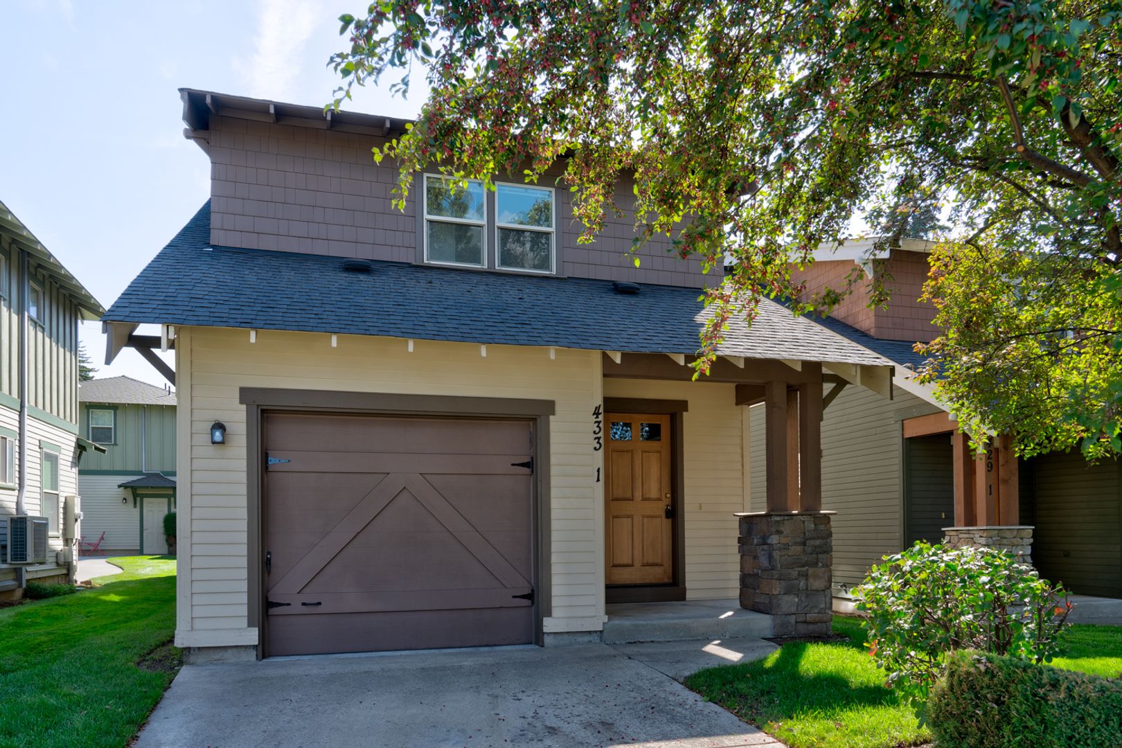 Bend Apartment: 433 NE Irving Avenue