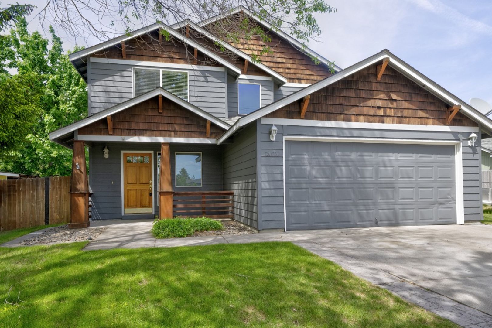 Bend House: 20076 Badger Road