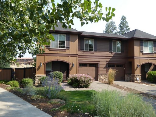 20254 ELLIE LANE, BEND, OREGON 97703 -WESTVIEW VILLAS - $200. RENT REDUCTION!! – photo 1
