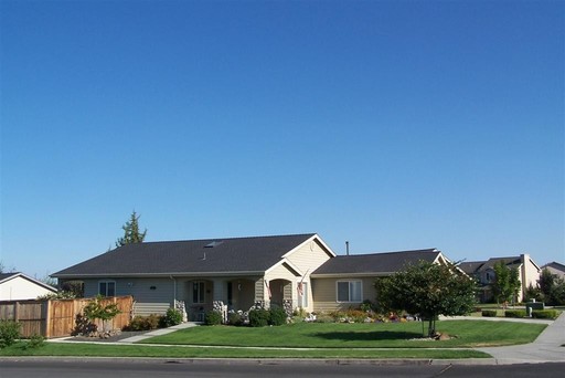 1305 NE Tucson Way, Bend, Oregon 97701 - The Village – photo 1