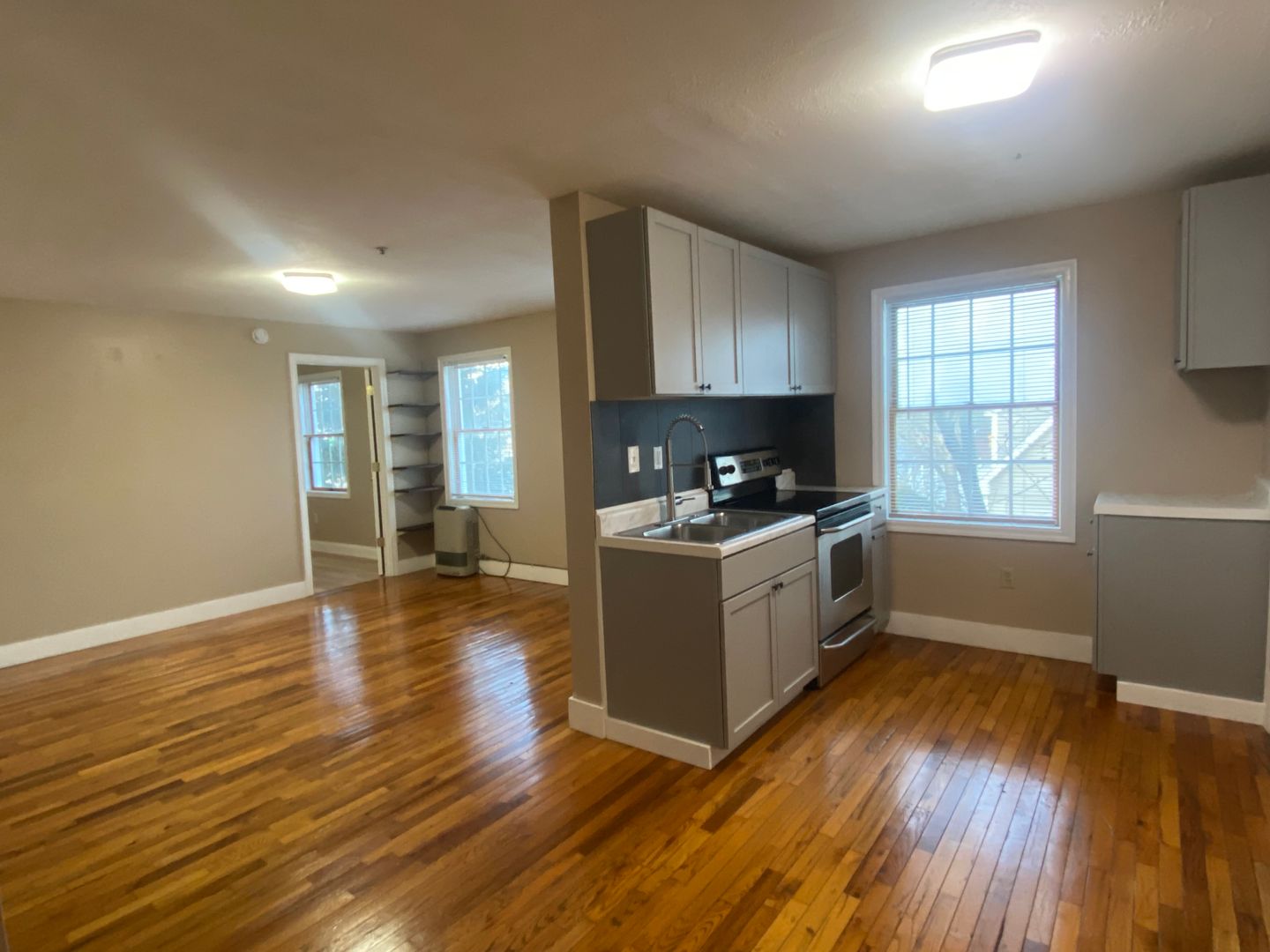 Portsmouth Apartment: 948 Rt 1 Bypass