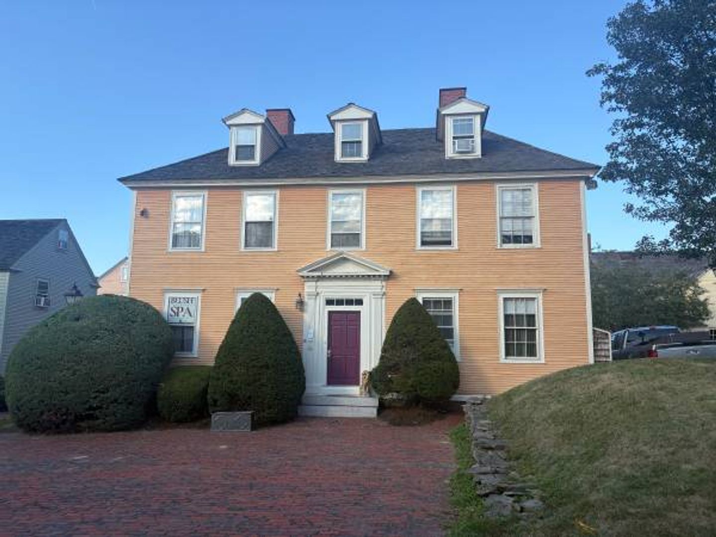 Portsmouth Apartment: 408 The Hill