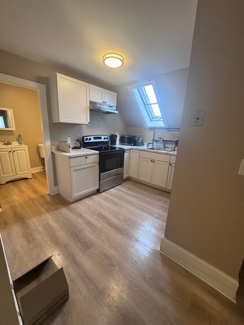 Rochester Apartment: 7 Jackson St