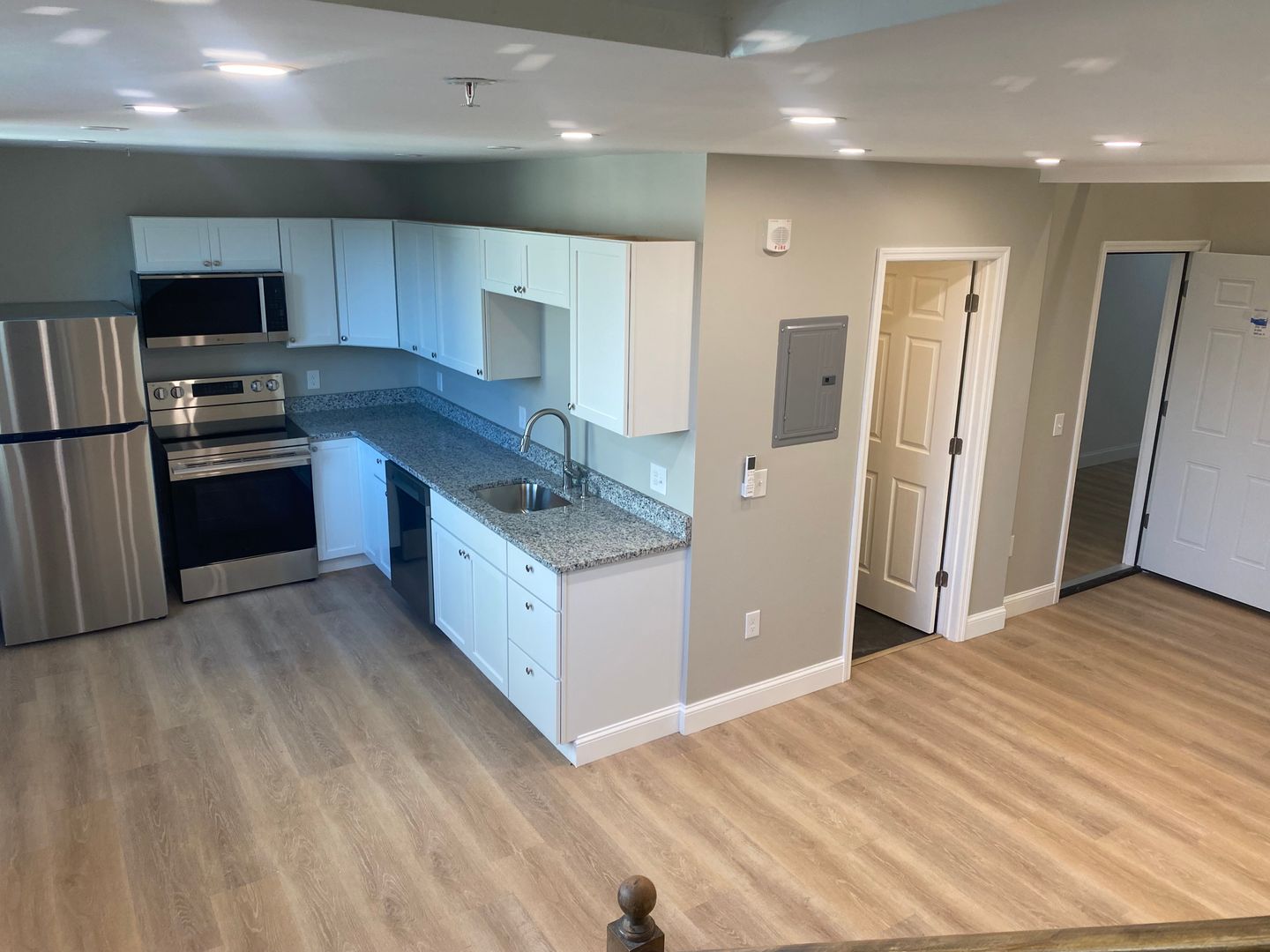 Somersworth Apartment: 396 High Street