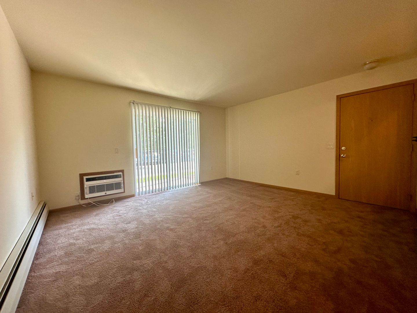 Sun Prairie Apartment: 1933 - 1941 Wyoming Avenue
