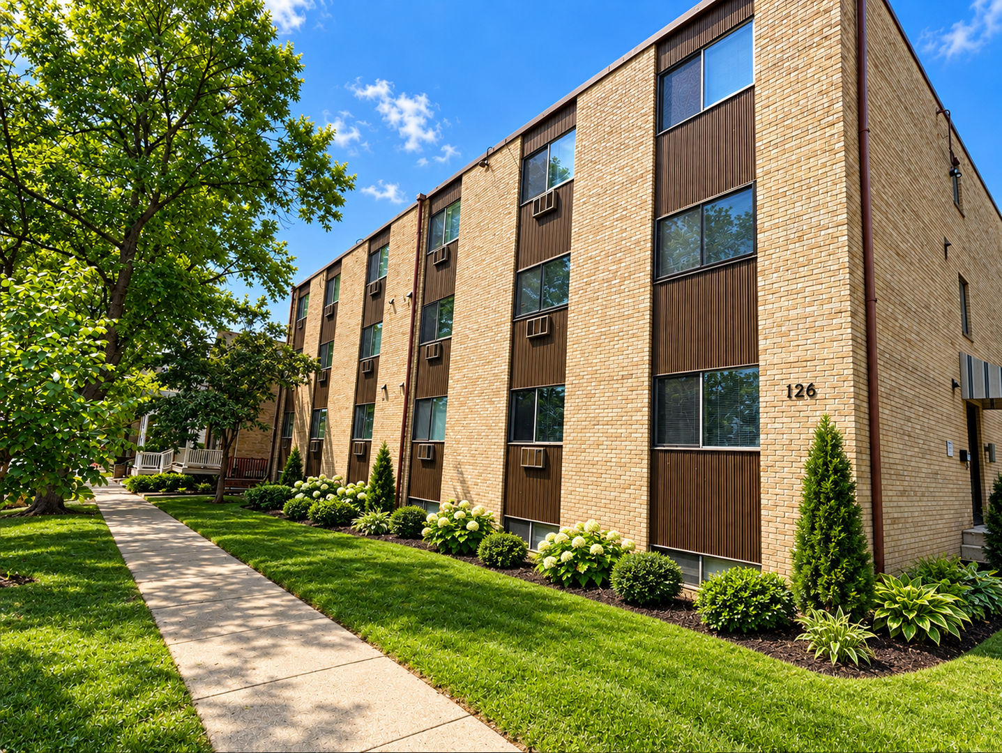 AVAILABLE NOW! Downtown Madison Studio with Parking Available – ACT FAST! 3 of 4