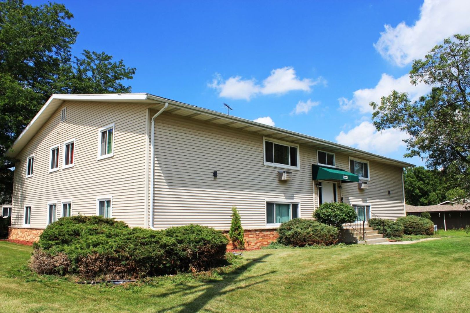 Sun Prairie Apartment: 2232 Wyoming Avenue