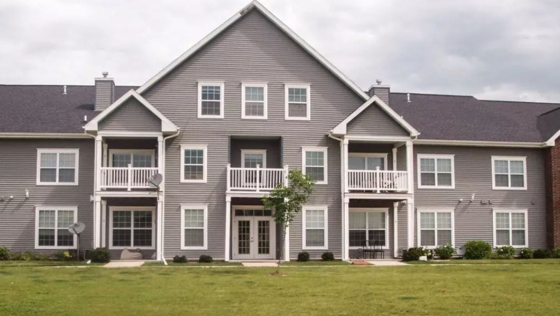 Sun Prairie Apartment: 2987 Providence Street