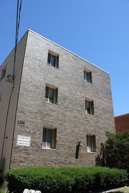 Steps from Camp Randall—Spacious 2-Bedroom with Internet Included | Tour Today! – photo 1