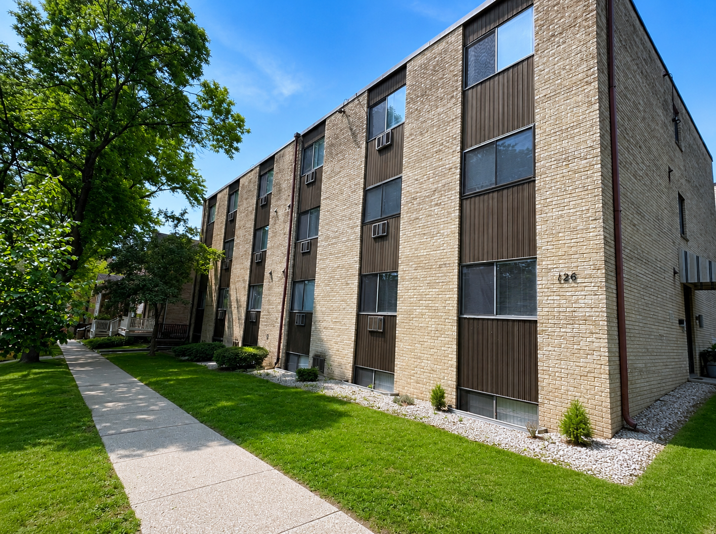 AVAILABLE SEPTEMBER 1ST DOWNTOWN STUDIO | ONE MONTH FREE!! | 126 S Franklin St Apt 3A
