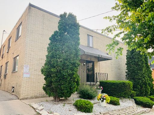 AVAILABLE SEPTEMBER 1ST DOWNTOWN 1 BEDROOM | ONE MONTH FREE!! | 135 S Hancock St Apt 205 – photo 1