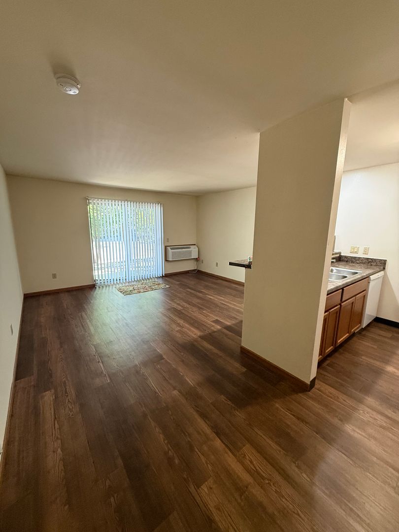 Madison Apartment: 1619 Troy Drive