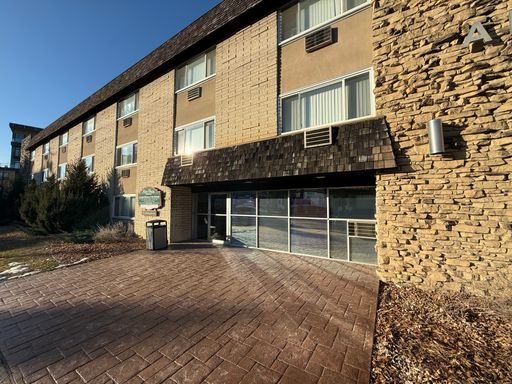 1 MONTH FREE | Live Near UW–Madison with Indoor Pool, Sauna & Fitness Center — Limited Availability! – photo 1
