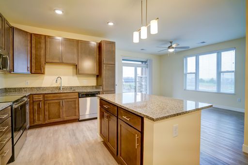 1240 Stonewood Crossing 2bed/2ba/Den Available Soon! – photo 1