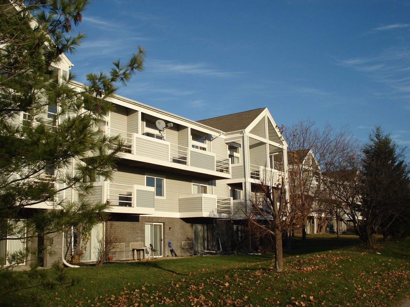 Madison Apartment: 1617 Troy Dr