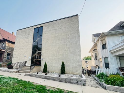 AVAILABLE SEPTEMBER 1ST DOWNTOWN STUDIO | ONE MONTH FREE!! | 121 S Hancock Street Apt 3B – photo 1