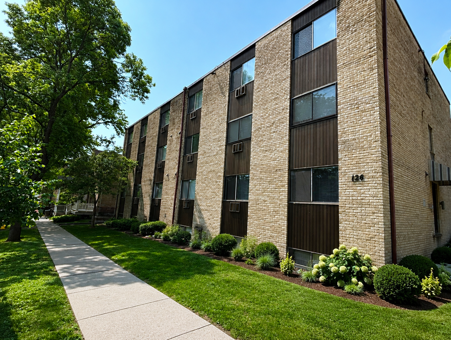 Madison Apartment: 126 S Franklin Street
