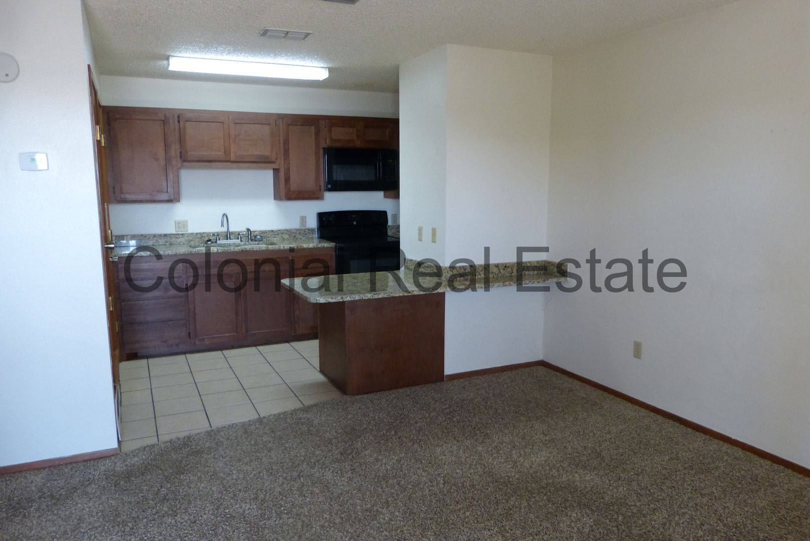 Clovis Apartment: 813 Laurelwood