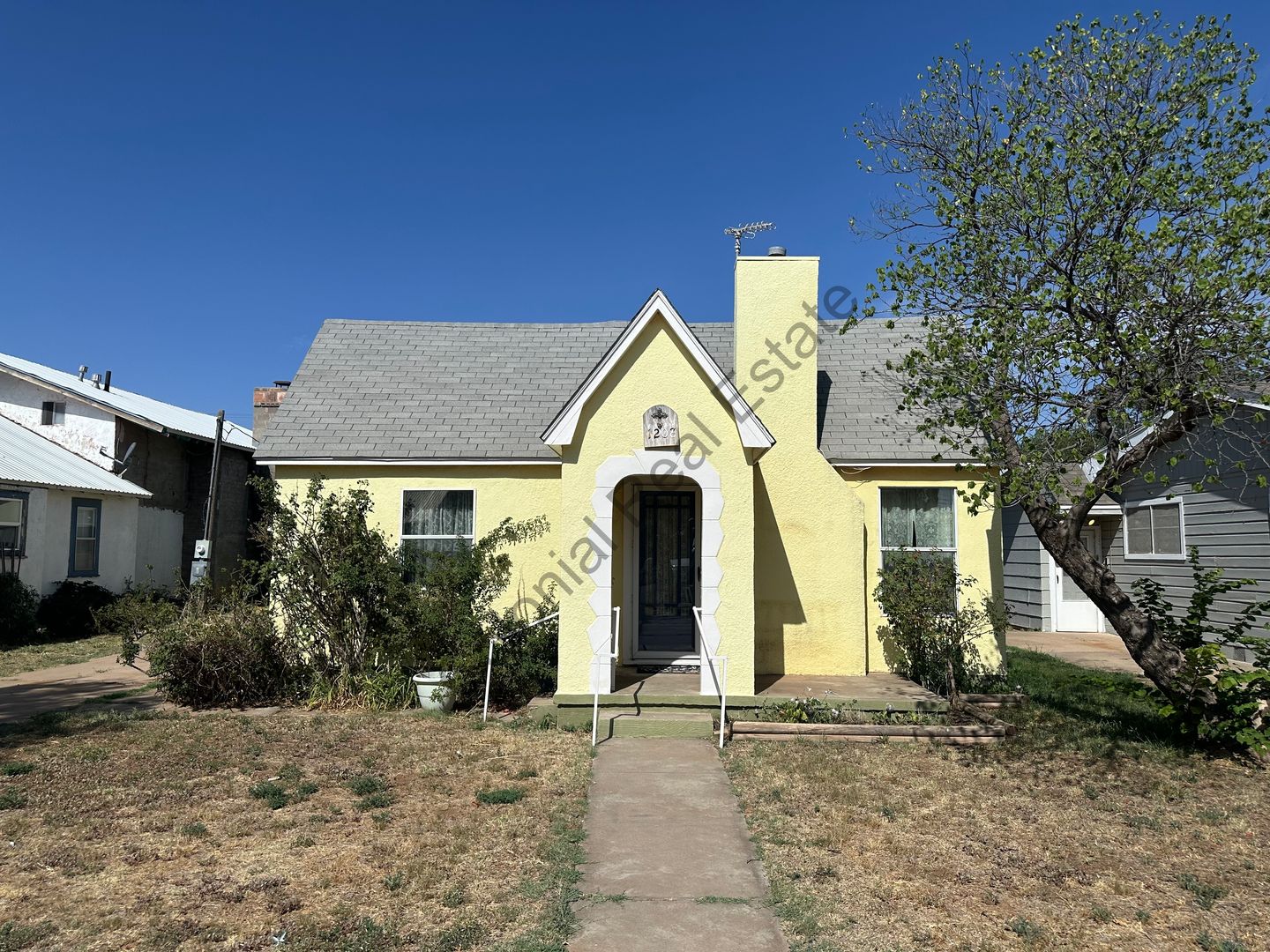 Clovis House: 1208 Ross Street