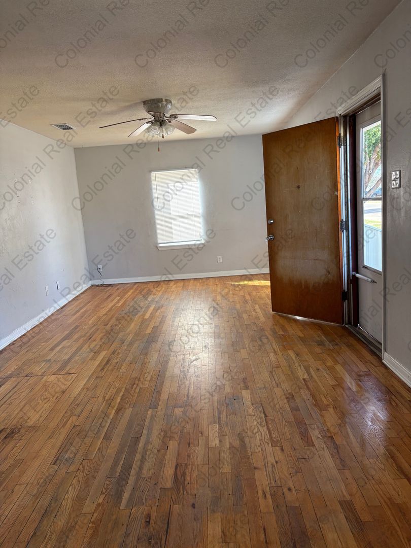 Clovis House: 213 Ruth