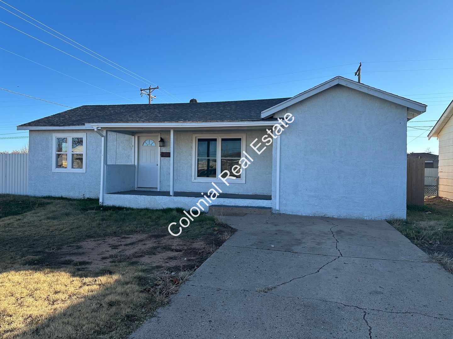 Clovis House: 205 E Tierra Blanca