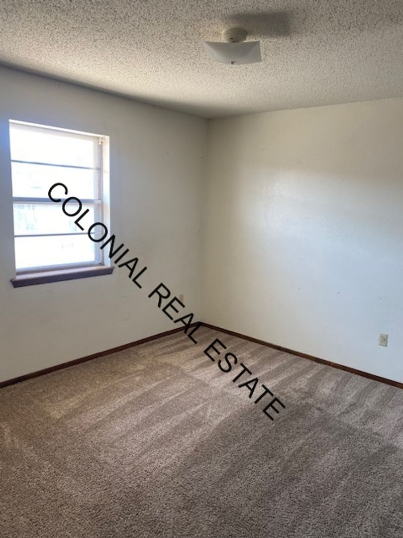 Clovis Apartment: 2012 E 14th