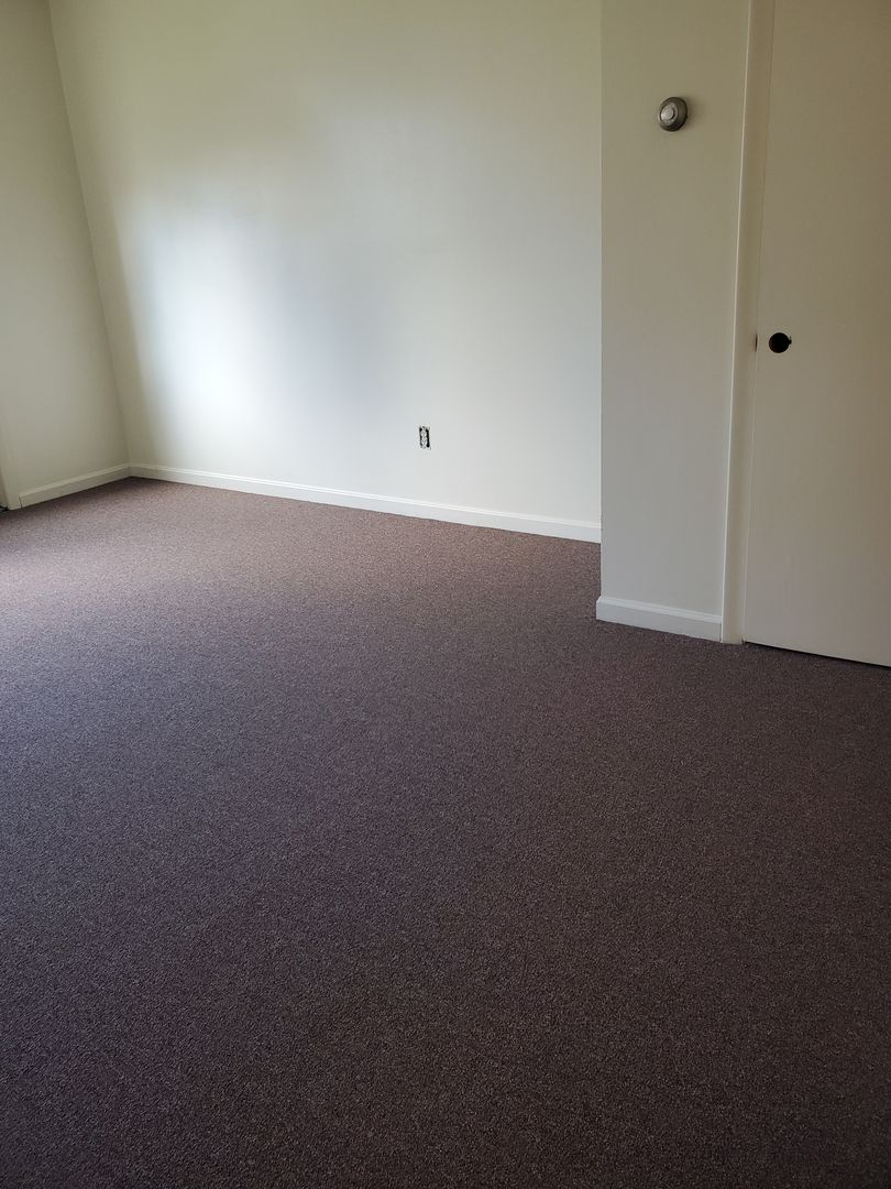 Keene Apartment: 164 Roxbury St