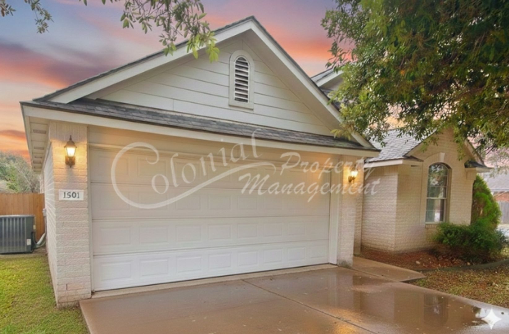 Pflugerville House: 1501 Darjeeling Dr