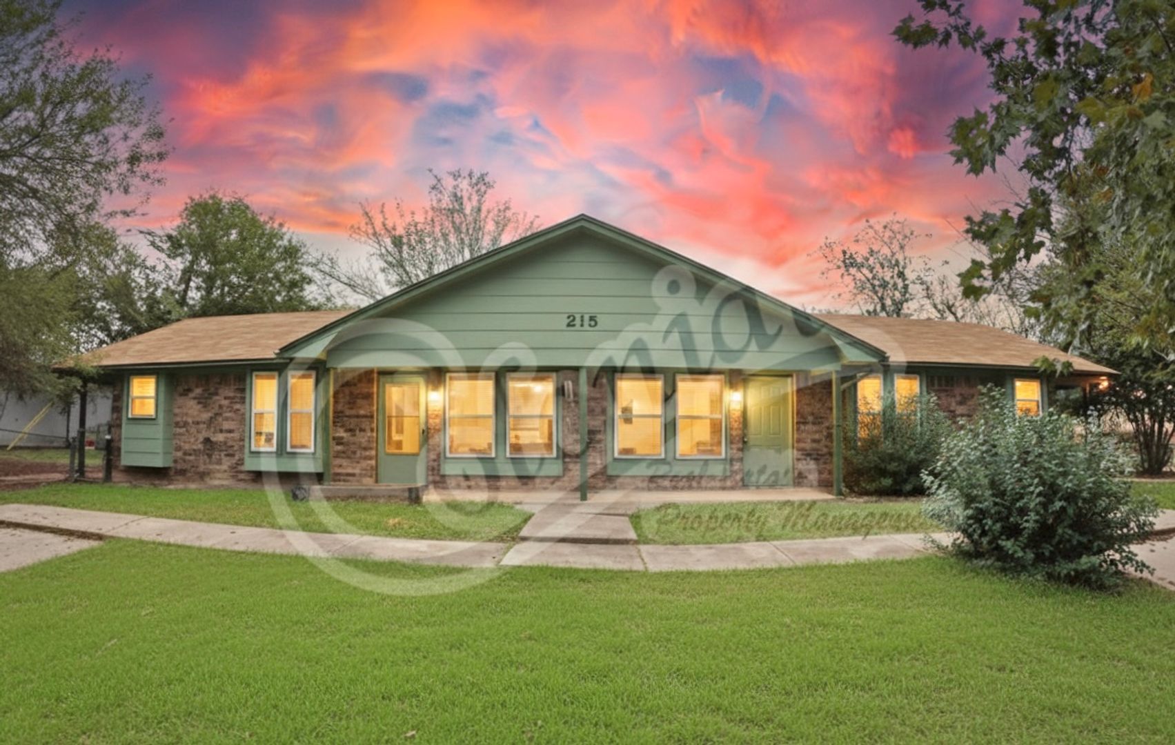 Harker Heights Apartment: 215 E Robin Ln